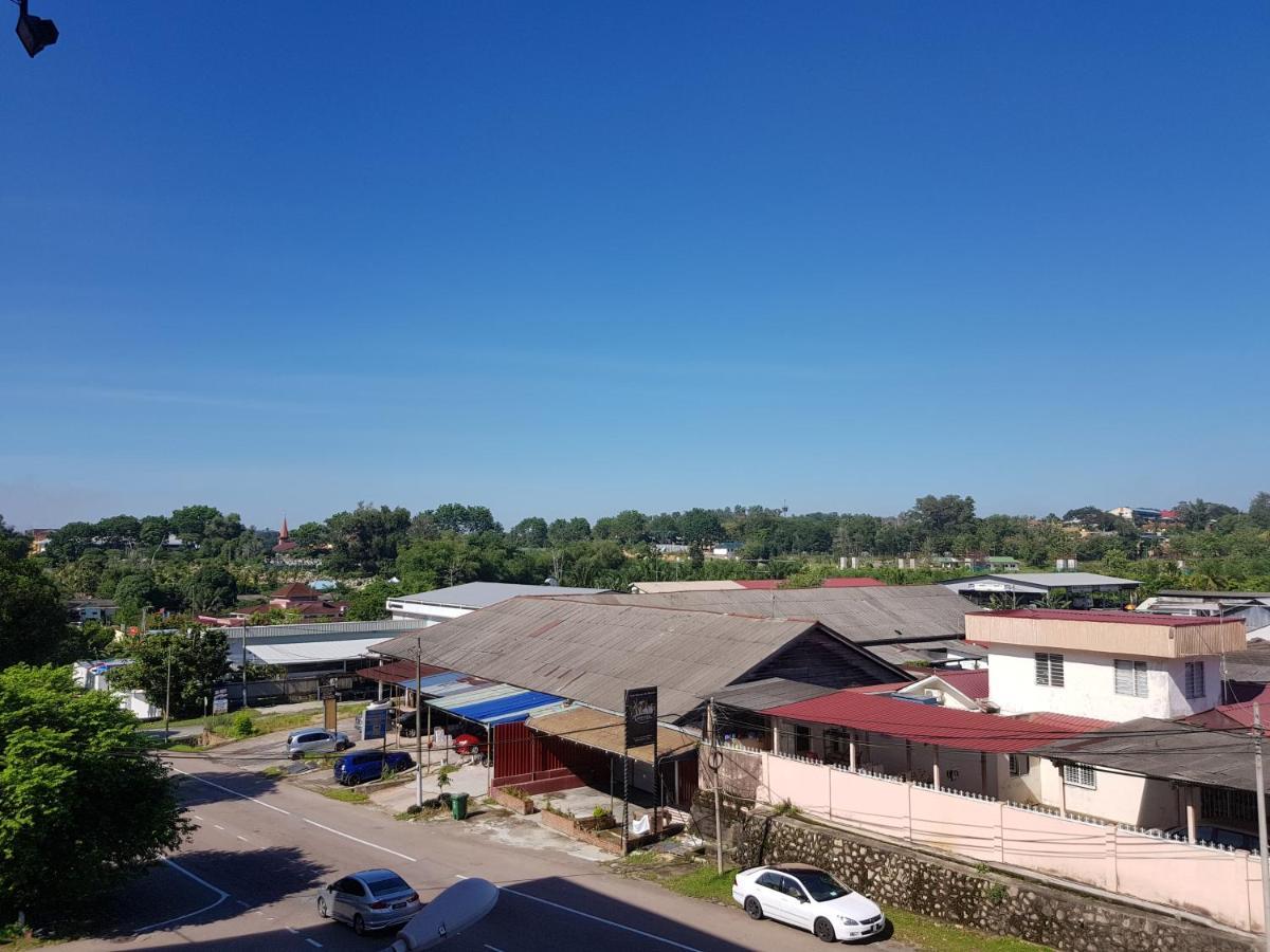 Anika Inn - Keluang Exteriér fotografie
